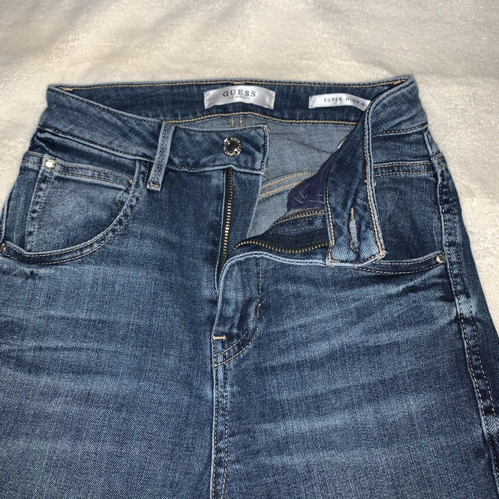 Guess High Rise Skinny Jean - Picture 2 of 4